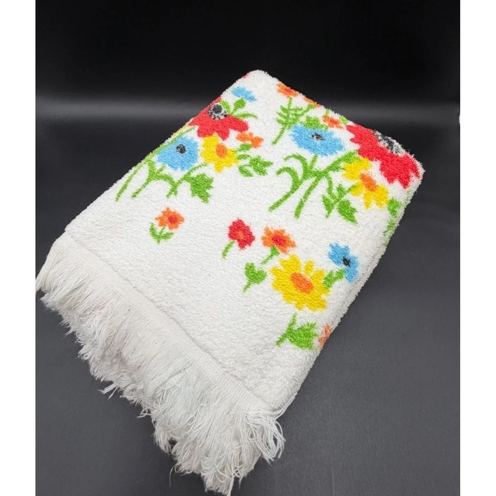 Vintage Dundee Bath Towels (3) Vibrant Floral Grandma Core Granny Cottage Core